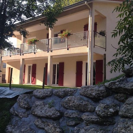 Le Mas De Servant Roulottes Et Chambres D'Hotes Auberives-en-Royans Εξωτερικό φωτογραφία