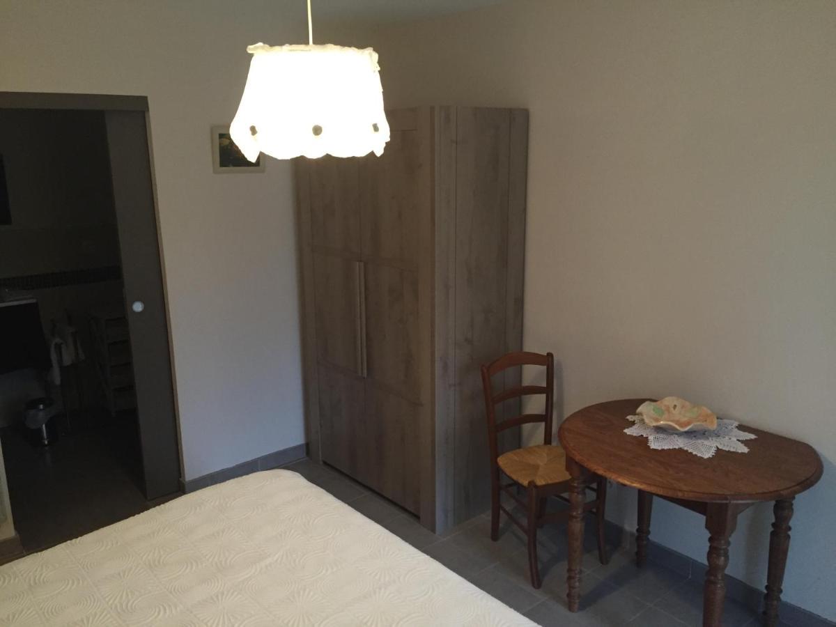 Le Mas De Servant Roulottes Et Chambres D'Hotes Auberives-en-Royans Δωμάτιο φωτογραφία