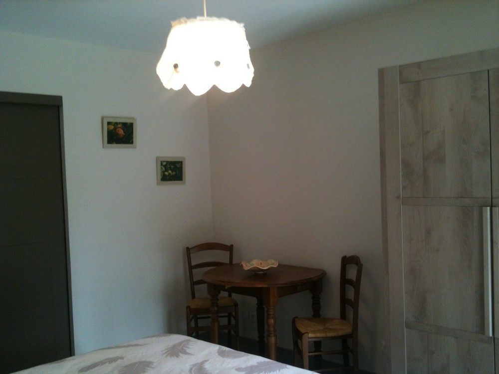 Le Mas De Servant Roulottes Et Chambres D'Hotes Auberives-en-Royans Εξωτερικό φωτογραφία