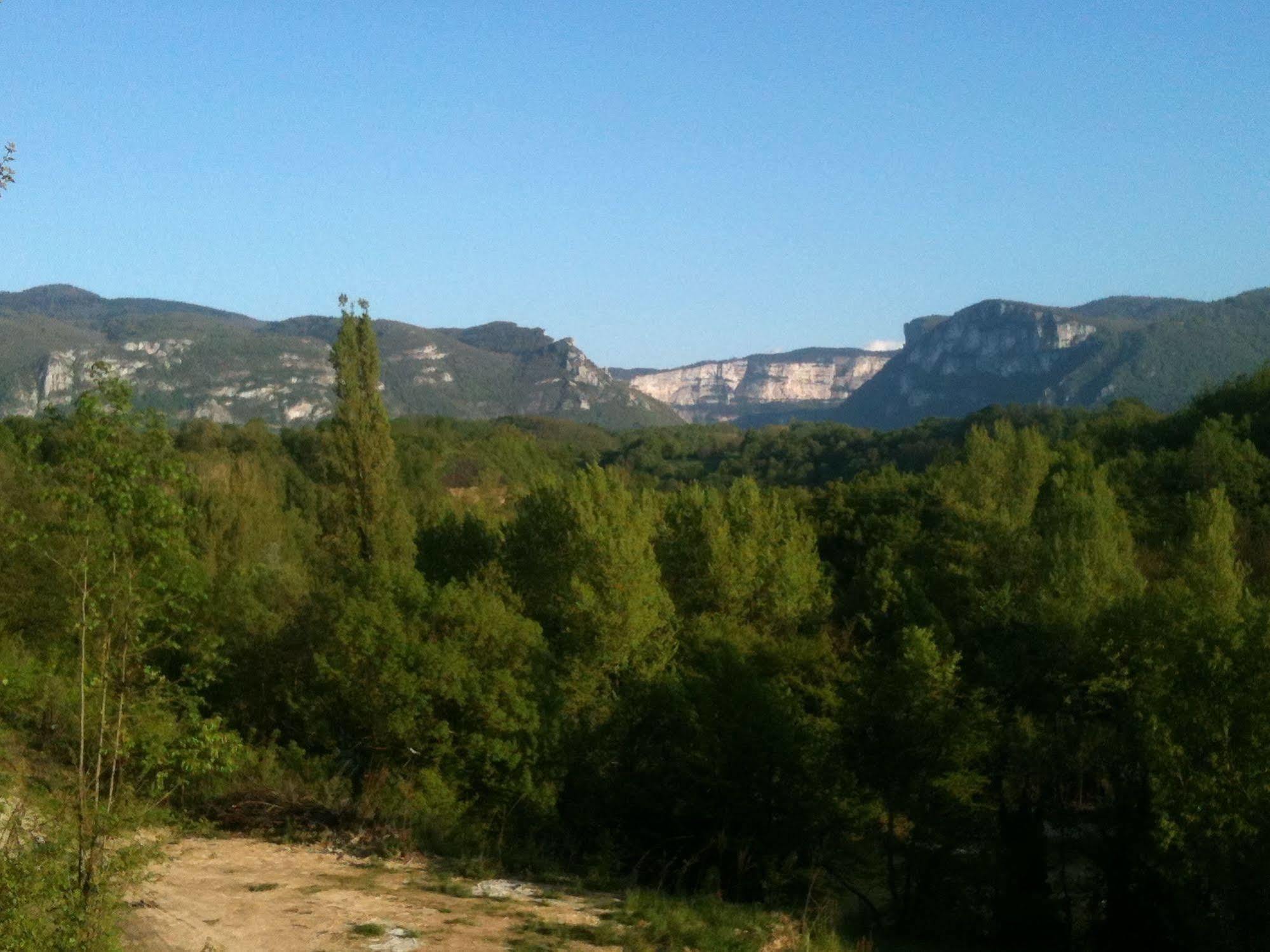 Le Mas De Servant Roulottes Et Chambres D'Hotes Auberives-en-Royans Εξωτερικό φωτογραφία