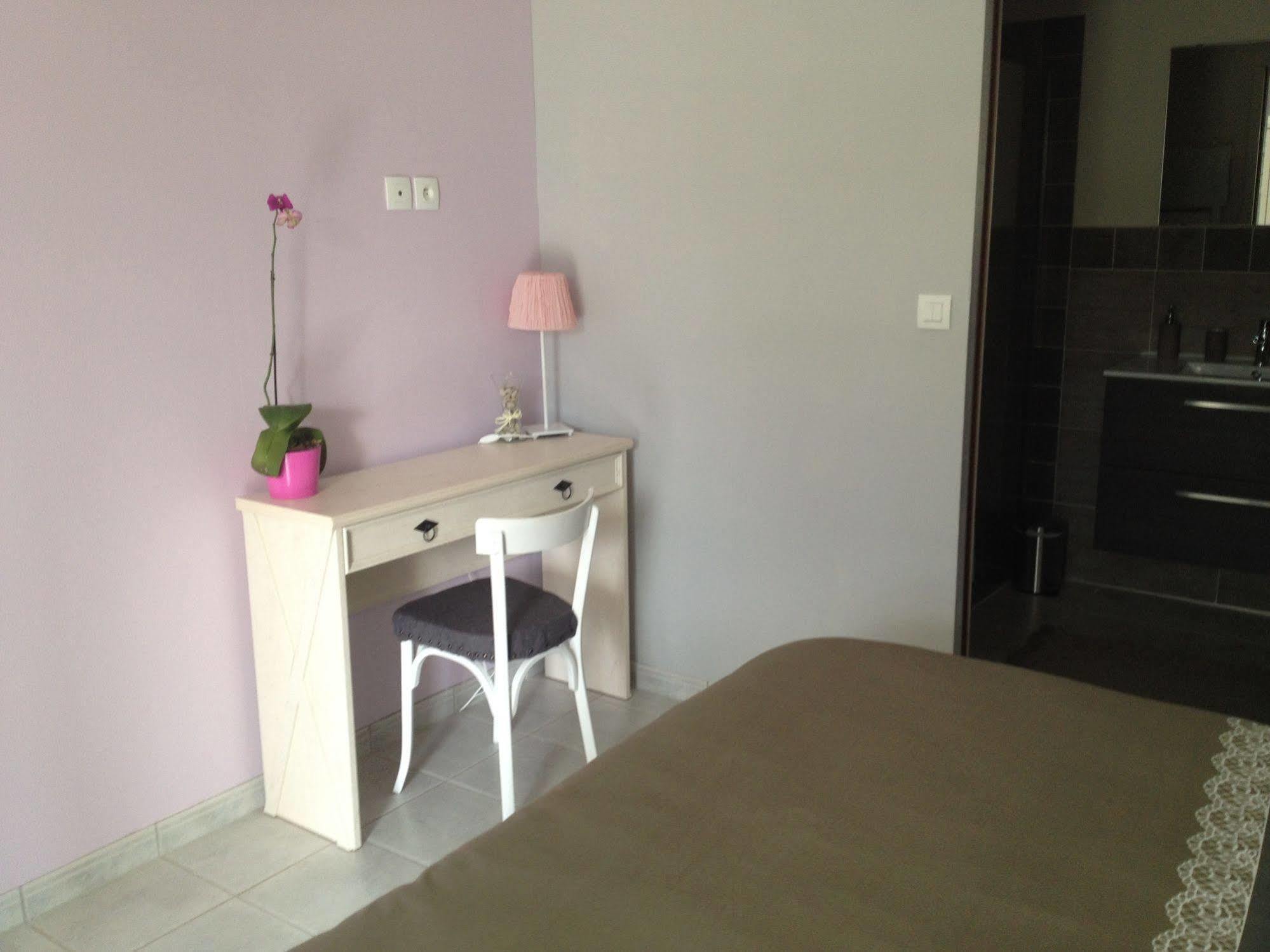 Le Mas De Servant Roulottes Et Chambres D'Hotes Auberives-en-Royans Εξωτερικό φωτογραφία