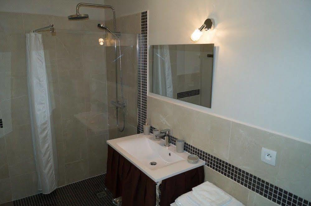 Le Mas De Servant Roulottes Et Chambres D'Hotes Auberives-en-Royans Εξωτερικό φωτογραφία