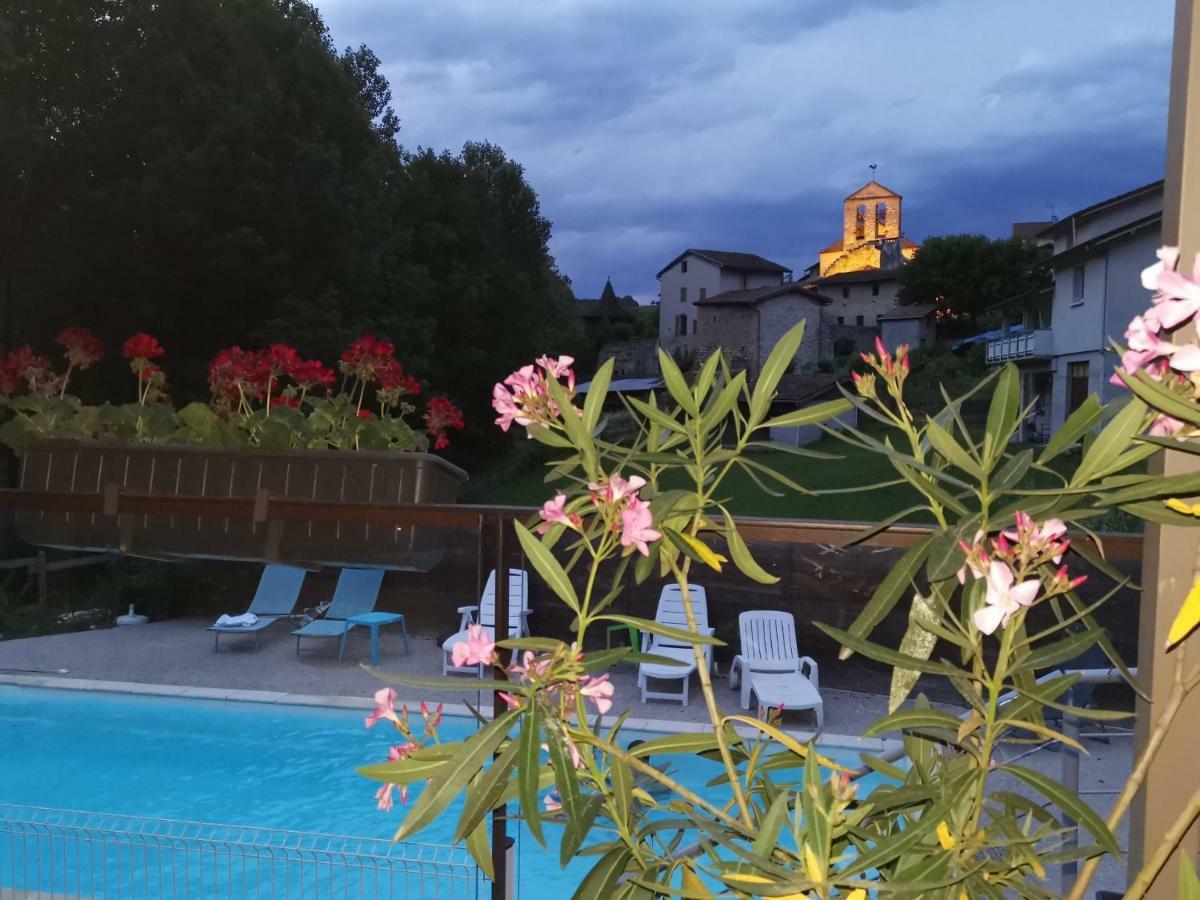 Le Mas De Servant Roulottes Et Chambres D'Hotes Auberives-en-Royans Εξωτερικό φωτογραφία